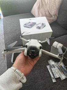 Dji mini 4 pro fly more combo