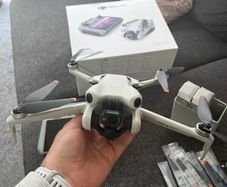 Dji mini 4 pro fly more combo