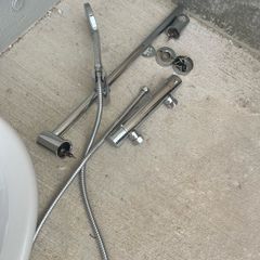 Thermostatic shower mixer set
