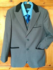 Communion Suit   Age 9-10