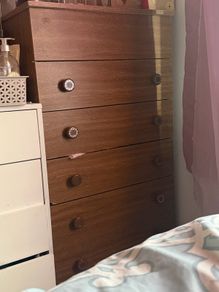 chest of drawers