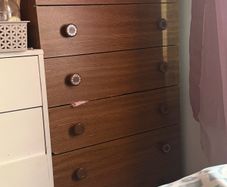 chest of drawers