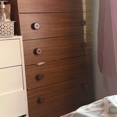 chest of drawers