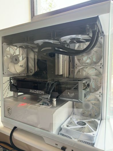 MSI Mag Pano M100r Pz White + MSI B650m Project Zero