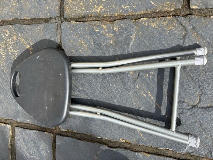 Portable foldable seat