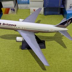 Britannia 1:200 scale model airplane, Boeing 767 aircraft