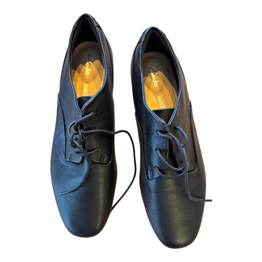 Clarks brogues new size 5