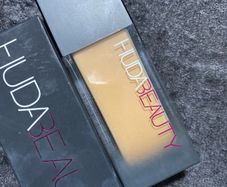 Huda beauty faux filter foundation in custard