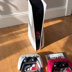 PS5 Disc Edition 825GB + 2 Controllers + Gran Turismo 7 + FIFA 23