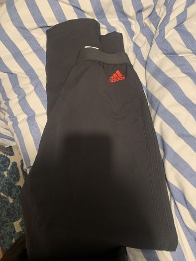 Man Utd tracksuit bottoms (s)