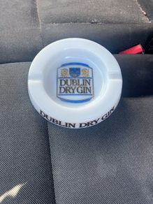 Dublin dry gin ash tray