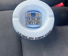 Dublin dry gin ash tray