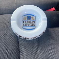 Dublin dry gin ash tray
