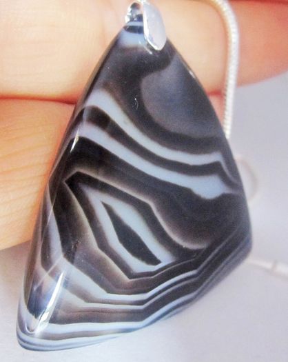 Unique Triangle Black Stripe Agate Gemstone Pendant Necklace