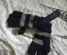 New Tommy Hilfiger Gloves