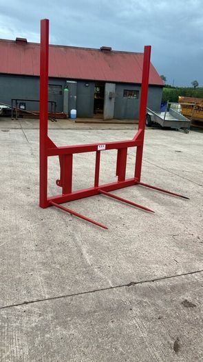 Silage wheel pushers