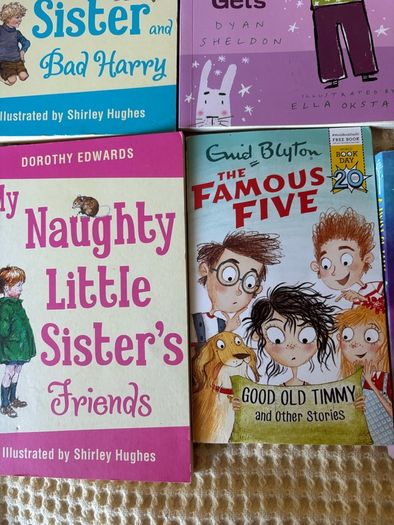 Children's Books (10)  Suit  (6/8 yrs)