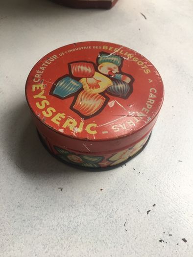 Lovely Vintage French Tin box for Berlingots Candies