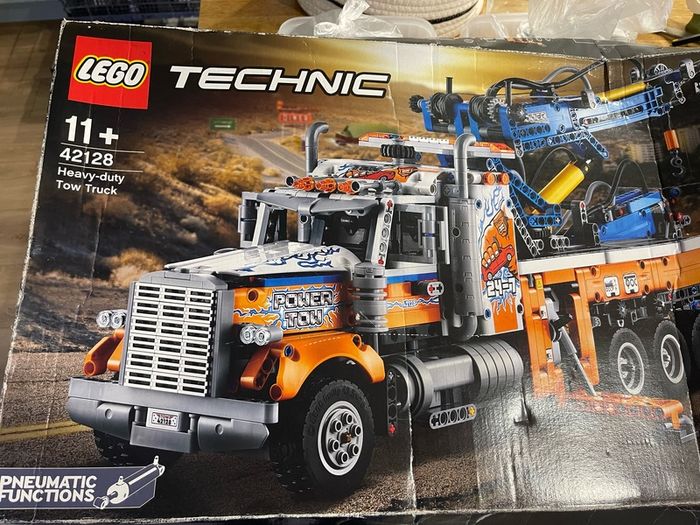 Lego technic heavy-duty tow truck 42128