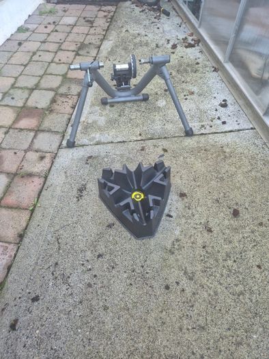 Cycleops Turbo Trainer plus front wheel  raiser
