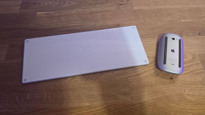 Apple Wireless mouse and keyboard