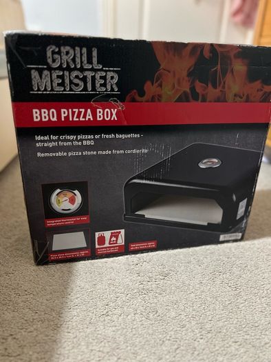 Grill Meister BBQ Pizza Box with pizza stone- brand new,