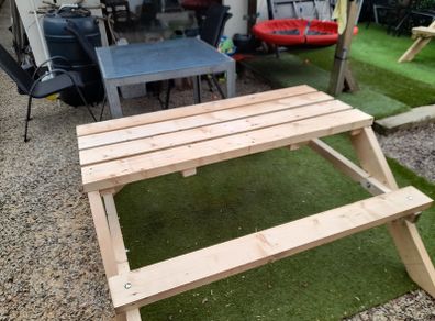 Heavy Duty Outdoor picnic table
