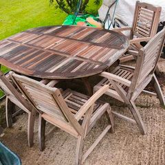 Adjustable size solid garden table and chairs (5)