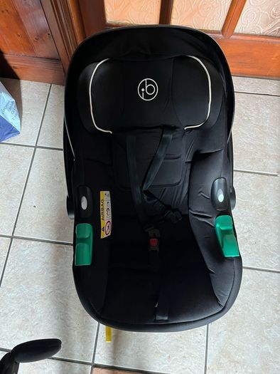 Ickle bubba Venus Prime Jogger I-size travel system and ISOFIX base
