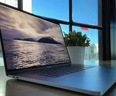 Apple Macbook Pro 16 " 2019 Powerful i9|/16gb/ 512gb Ssd / Tahoe Os / Logic Pro / FL Studio / Office -work/music/school-D P D Tracked Insured Shipping Only