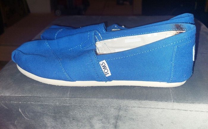 Toms shoes