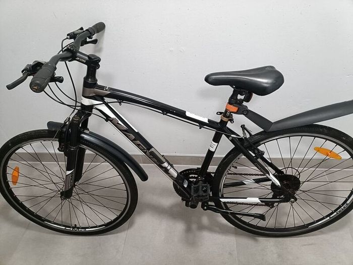 hybrid bicycle size M.