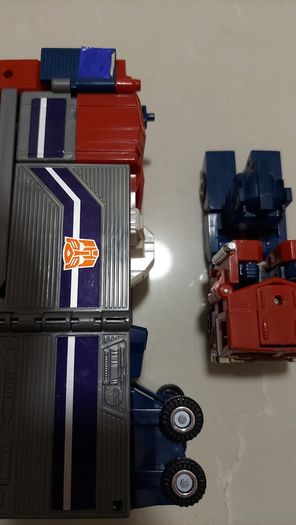 Transformer / toy Optimus GINRAI GOD