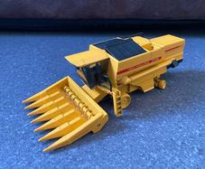 Joal New Holland TX34 Diecast Combine Harvestor 1:42 Scale Maize Yellow