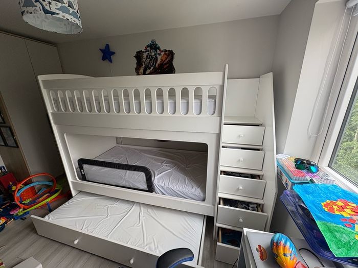 Double/triple bunkbed
