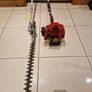 Shindiawa 230PHs power head with hedge trimmer attachment Image 4