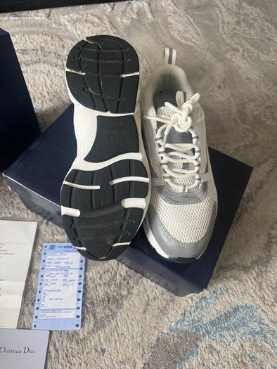 Dior b22 mint condition