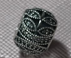 Pandora Sparkling  leaves charm-like new