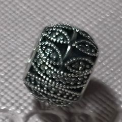 Pandora Sparkling  leaves charm-like new