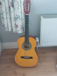 3/4 size classical guitar