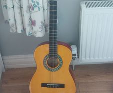 3/4 size classical guitar