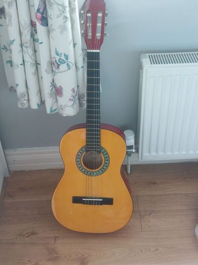 3/4 size classical guitar