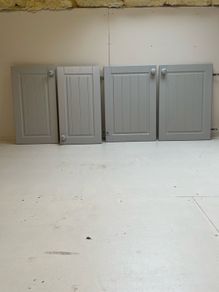 Kitchen cabinet doors, worktop , pelmet & bracket leftovers