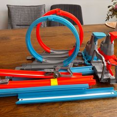 Hot Wheels loop