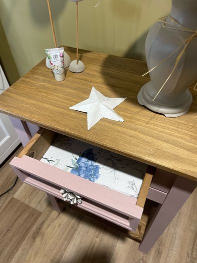 Side Table/ Lamp Stand
