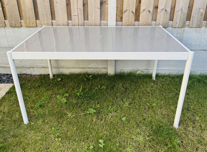 Garden table