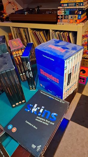 Hundreds of collectible dvd boxsets