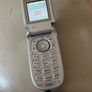 Motorola V220 Flip phone Image 5