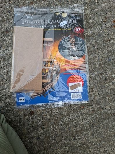 Pirates of the carribean magazine collection Pirates ship assembly