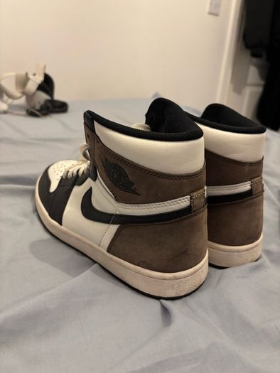 Air Jordan 1 Retro High OG Dark Mocha